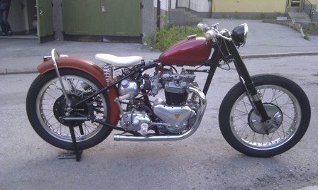 triumph bobber