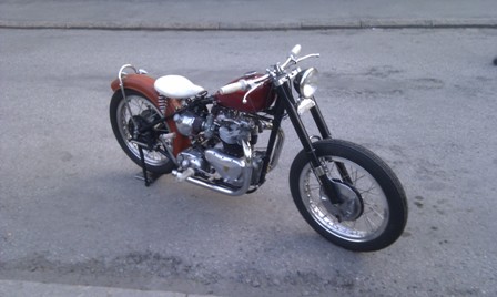flinta-triumph-bobber