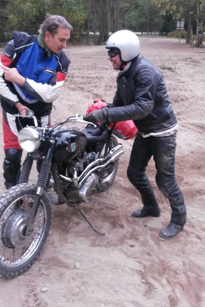 triumph-desert-sled-mud